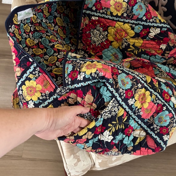 Vera Bradley Floral weekend duffle bag - Picture 3 of 4